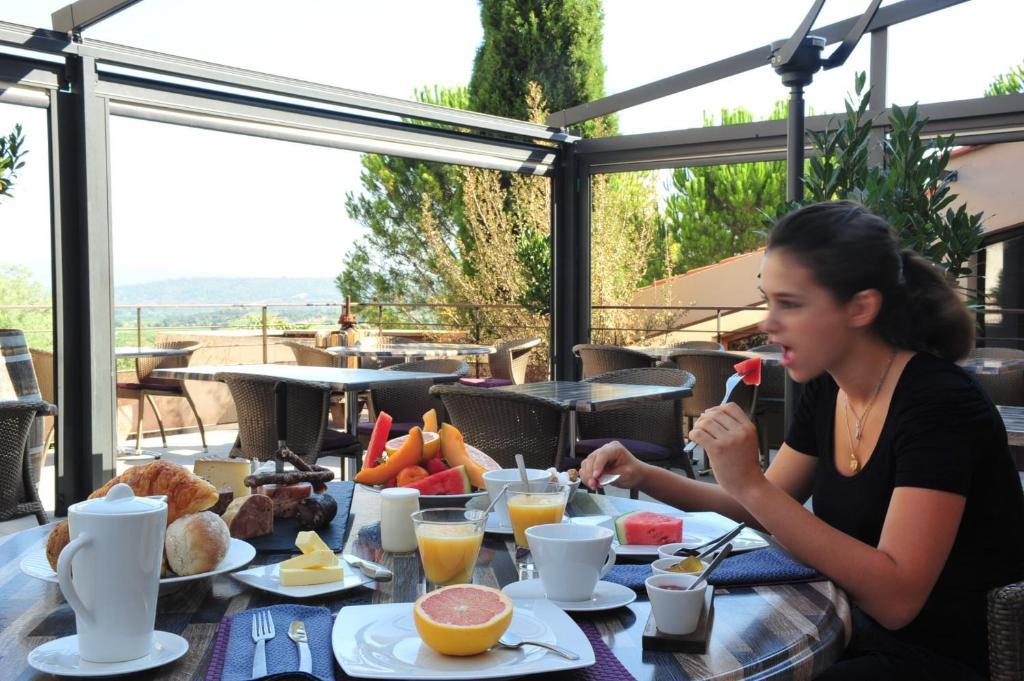 Logis Auberge Restaurant Du Vigneron Cucugnan Cameră foto
