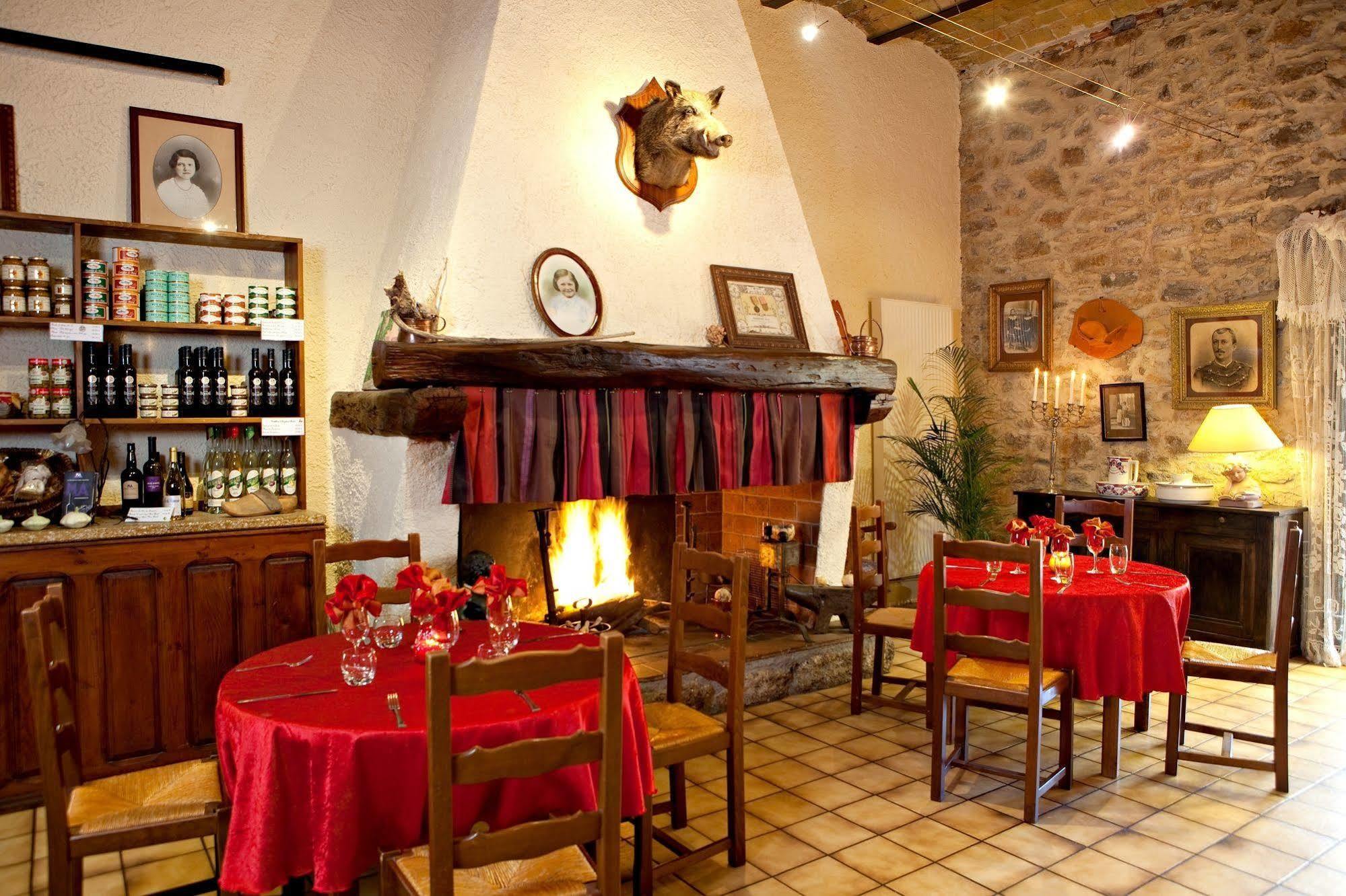 Logis Auberge Restaurant Du Vigneron Cucugnan Exterior foto